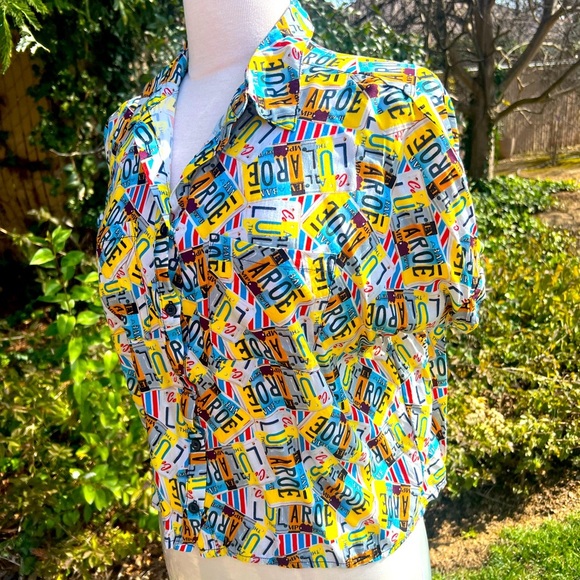 LULAROE 🙂Colorful Graphic Button-Up Shirt - Picture 2 of 7